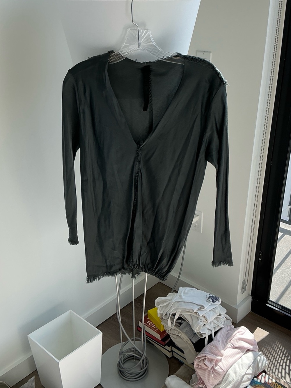 Jaga dark green/grey silk top